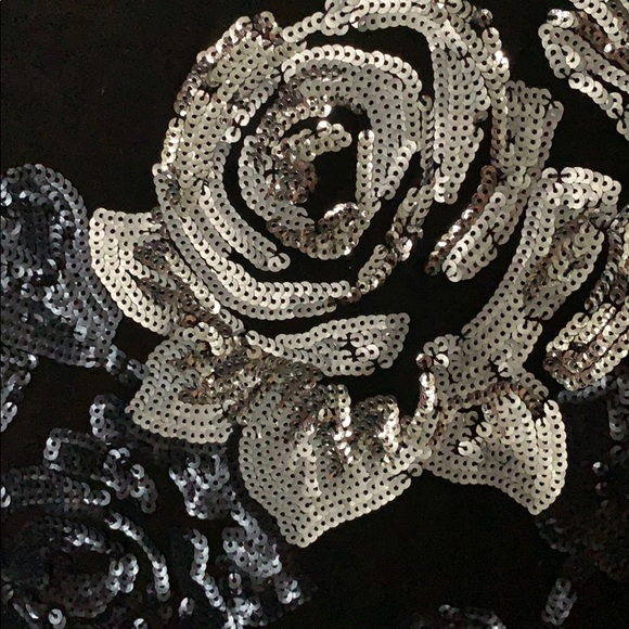 Beautiful top - Picture 5 of 5